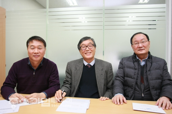 한국가스안전공사를 퇴직한 후 (주)에너지기술융합센터를 공동설립 한 3인의 대표들. (좌측부터 권종택, 김지윤, 권정락 대표)