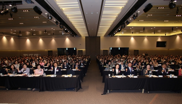 한국여성경제인협회는 연세대학교에서 ‘여성 최고경영자과정 1기’ 입학식을 개최했다.