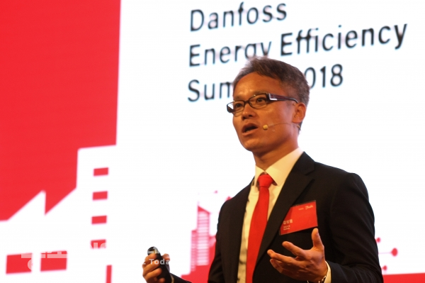 댄포스 코리아 김성엽 대표가 '에너지효율 서밋 2018' 행사에서 환영사를 전하고 있다.