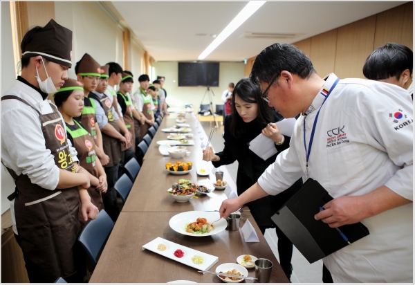 하림은 지난달 30일 국제한식조리학교에서 ‘제3회 하림과 함께하는 나는 꿈꾸는 요리사’ 경연대회를 개최했다.