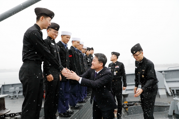 김학도 중소벤처기업부 차관은 31일 강원 동해에 있는 해군 제1함대사령부를 방문해 국가안보에 헌신하는 국군장병의 노고를 위로·격려했다.