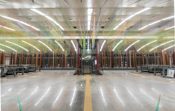 녹사평 지하철역이 통째 '미술관'으로 탈바꿈했다. 서울시와 서울교통공사는 1년여 간의 ‘녹사평역 공공미술 프로젝트’를 완료, 14일 오전 개장식을 가졌다. 사진은  <br>