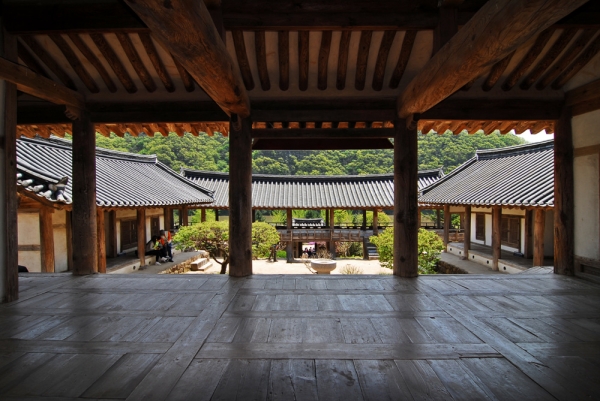 6일 유네스코 세계문화유산에 등재된 '한국의 서원' 9곳 중 하나인 안동 병산서원.