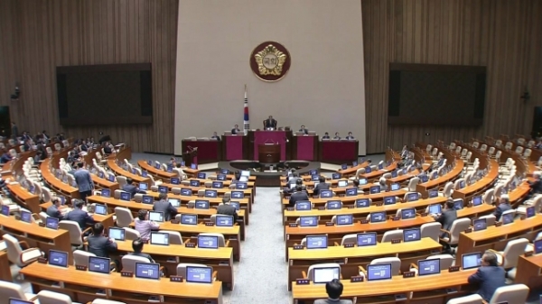 5조8269억원 규모의 추경예산안이 국회제출 99일만인 2일 국회 본회의를 통과했다.