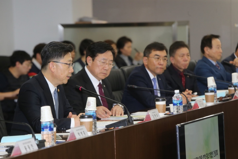 김현수 농림축산식품부 장관이 18일 여의도 중기중앙회에서 열린 중소기업계 간담회에 참석해 모두발언을 하고 있다.