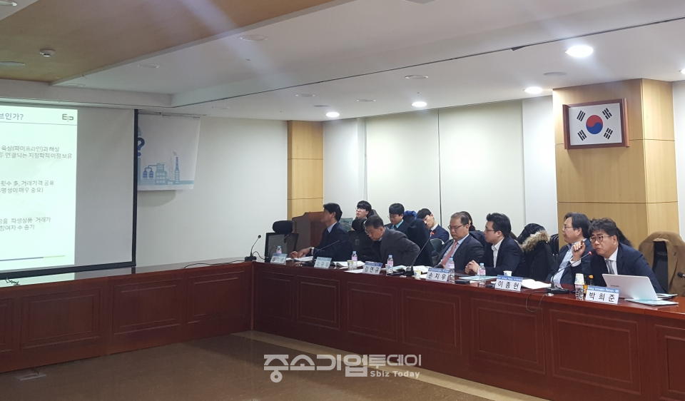 4일 국회의사당 국회의원회관에서 열린 ‘동북아 에너지협력과 한국의 가스산업 발전 방안을 위한 토론회’ 모습[중소기업투데이]