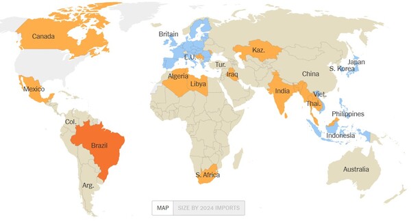 미국이 진행하는 세계 각국과의 관세협상 진척도를 보여주는 세계 지도. 파란색으로 칠해진 지역은 일단 예비 타결이 된 지역으로 분류된다. 붉은 색의 아프리카 지역에 대해선 관세 특혜를 주기로 했다. 다만 캐나다와 멕시코와는 현재 강경 대치를 이어가고 있다. [출처=뉴욕타임스] 