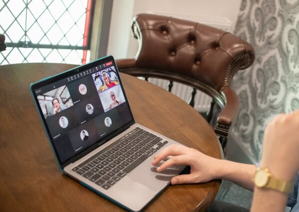 커뮤니티를 기반으로 한 마케팅이 널리 확산되고 있다. [언스플레쉬]