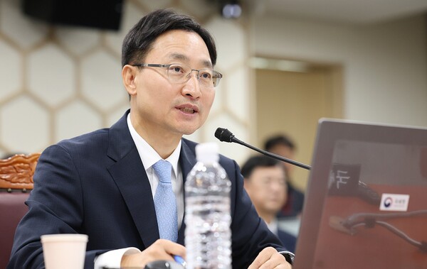 임광현 국세청장이 16일 국회 기획재정위 국정감사에서 발언하고 있다. [연합뉴스]