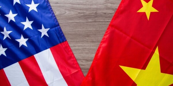 엔비디아는 미국의 대중제재와 이에 맞선 중국의 자사 칩에 대한 금수 조치로 어려움을 겪고 있다. 미국과 중국 국기 이미지. [출처=엔바토]