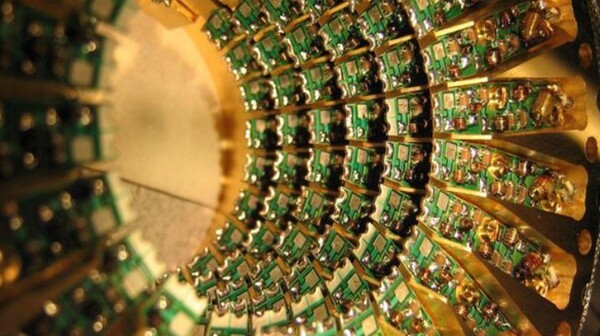 양자컴퓨팅 이미지. 중국은 양자산업 분야에서도 세계 1~2위를 다투며  '양자 굴기'를 꿈꾸고 있다. [출처=퀀타매거진]